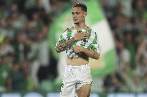 乐鱼体育-罗马诺：曼联和贝蒂斯每天都谈出售安东尼，前者对安东尼要价很高